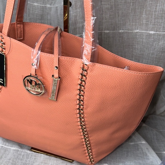 Badgley Mischka Coral Gold Decorative Chain Tote Bag MSRP $139 Vegan Leather NWT - Picture 3 of 16